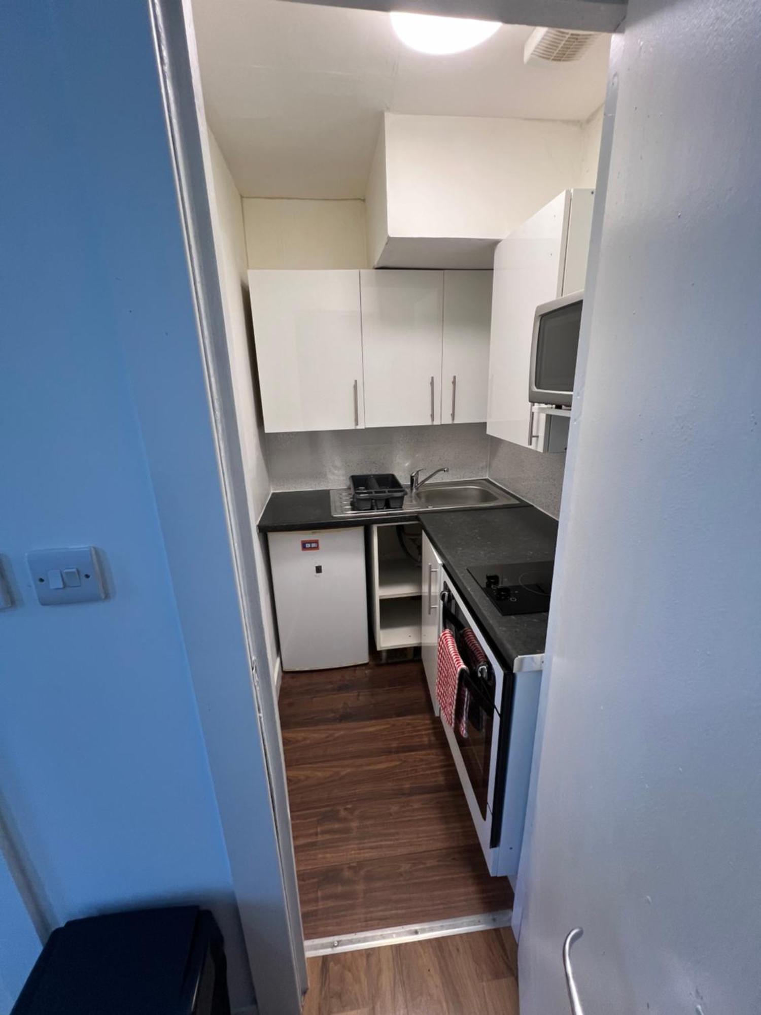 Great Western Road Studio With En Suite กลาสโกว์ ภายนอก รูปภาพ