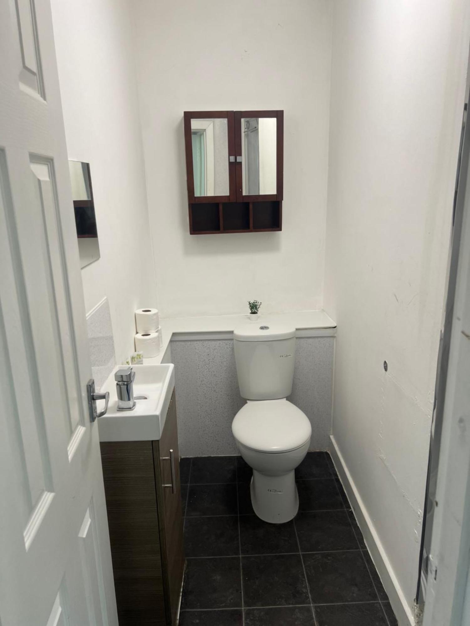 Great Western Road Studio With En Suite กลาสโกว์ ภายนอก รูปภาพ